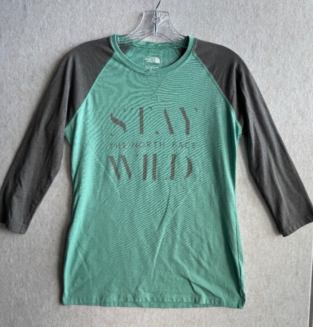 The North Face Womens S Raglan Tee Stay Wild Green Gray 3/4 Sleeve Classic Fit
